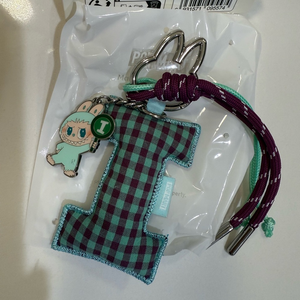 POPMART Labubu pin for love letter I